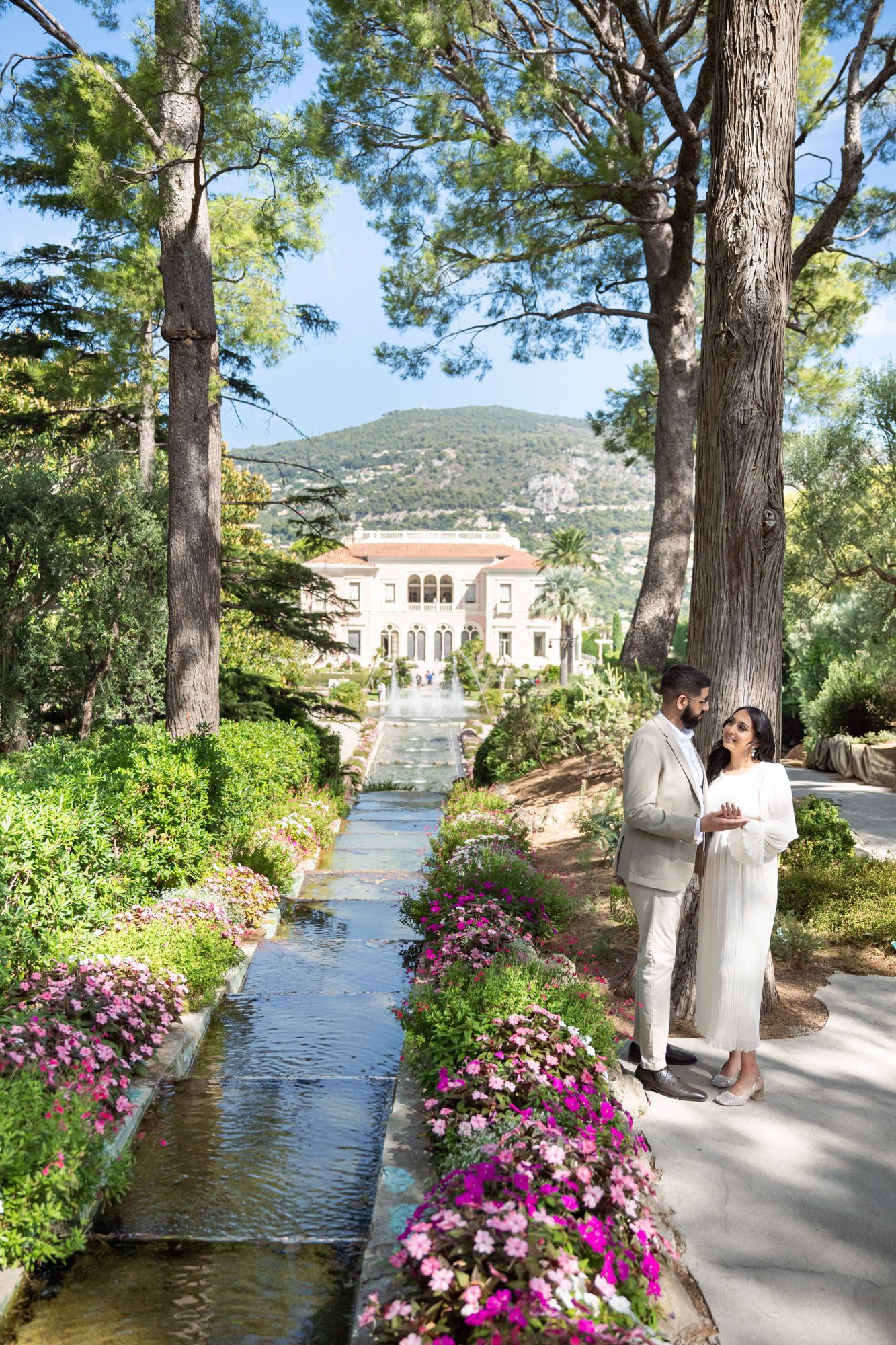 A French Riviera romantic couple photoshoot at Villa Ephrussi.