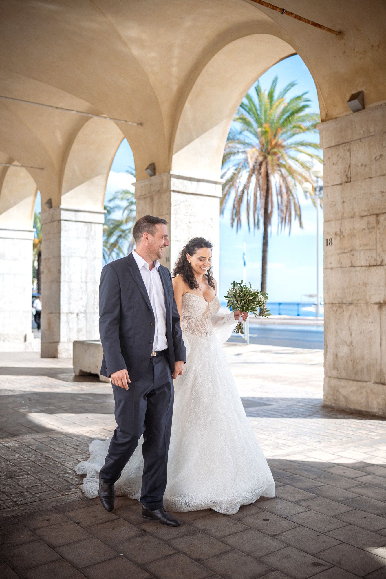 Natural and spontaneous wedding photography in Nice, South of France.