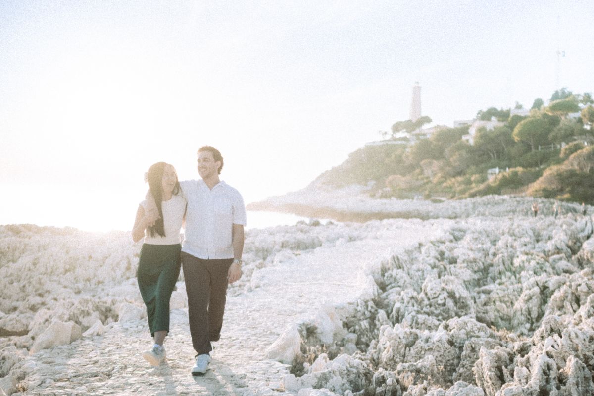 romantic sunset photoshoot on the French Riviera