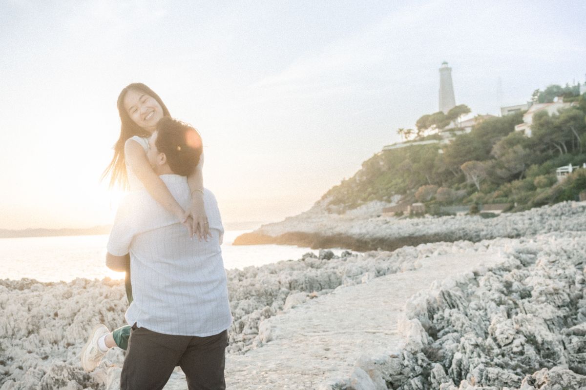 romantic sunset photoshoot on the French Riviera