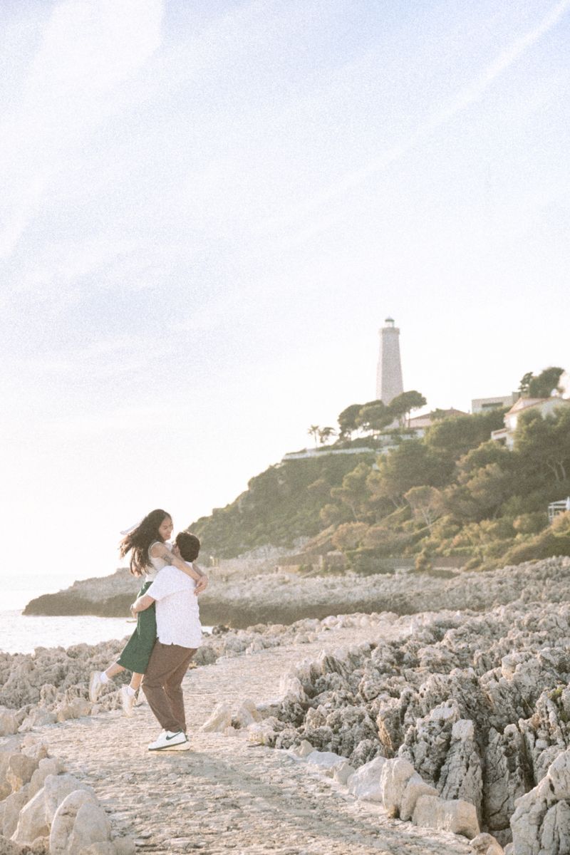 romantic sunset photoshoot on the French Riviera