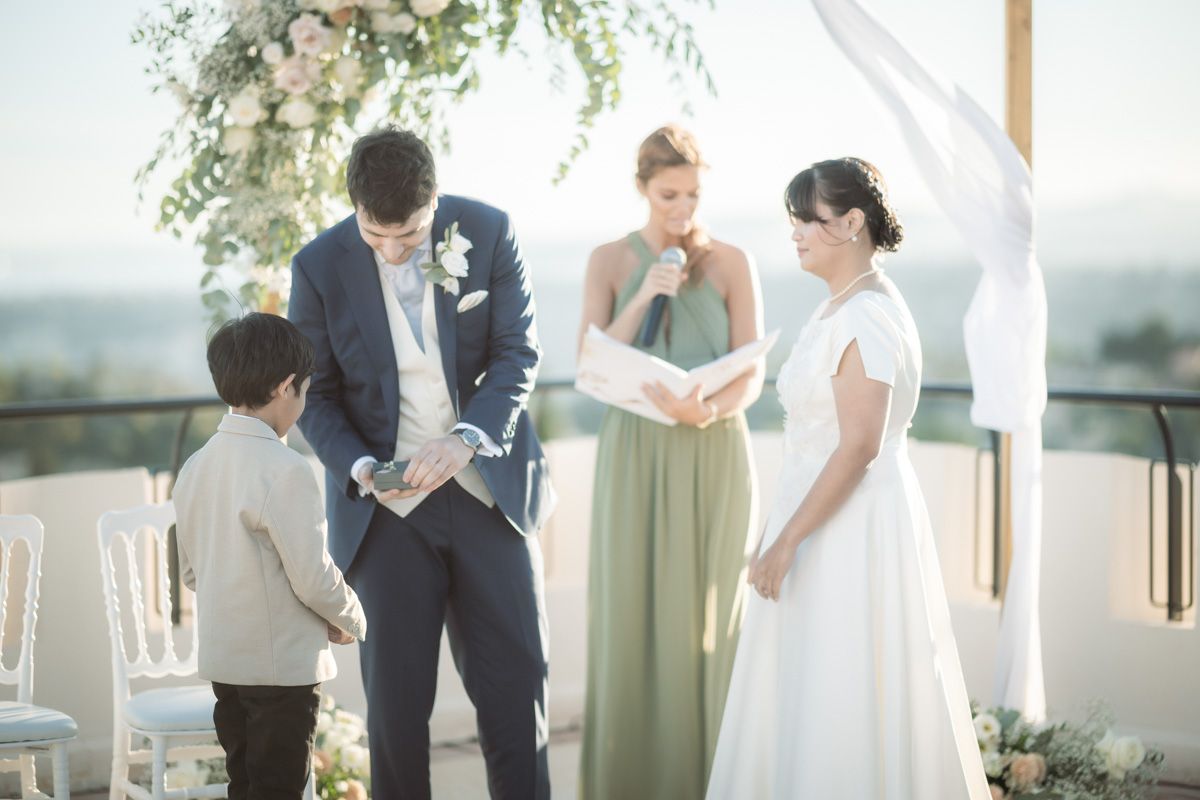 exchange of vows at chateau crémât