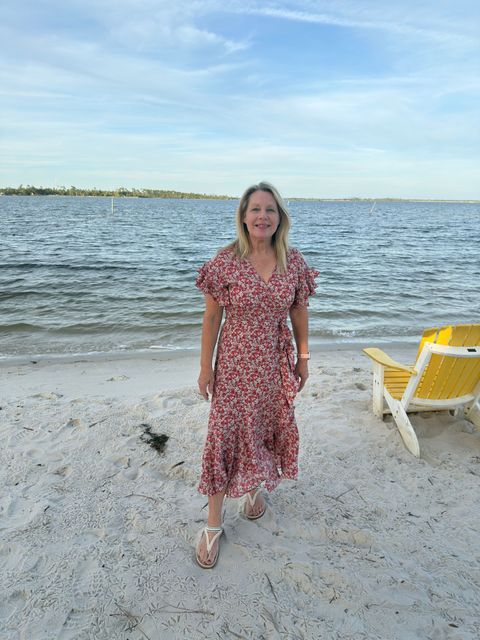 Love to relax on the beach. It clears your mind and lifts your  spirts.