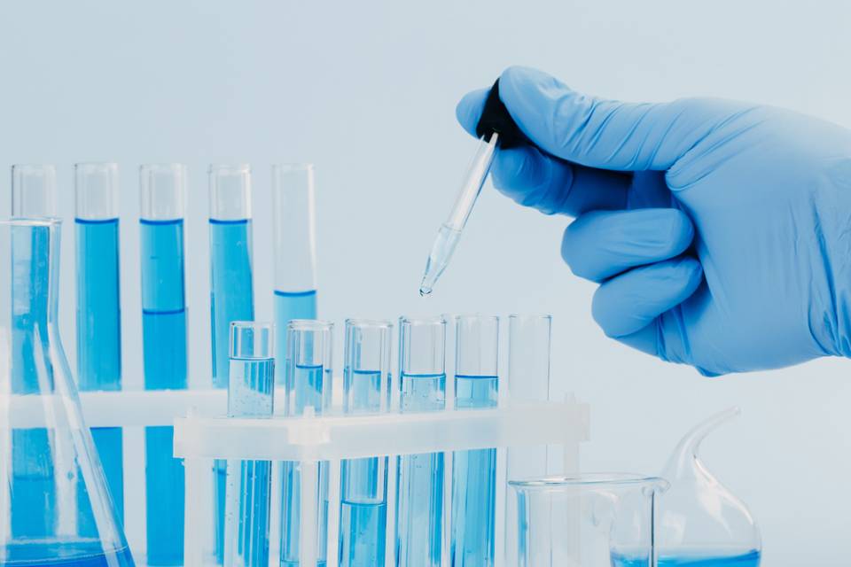 Provette con liquido