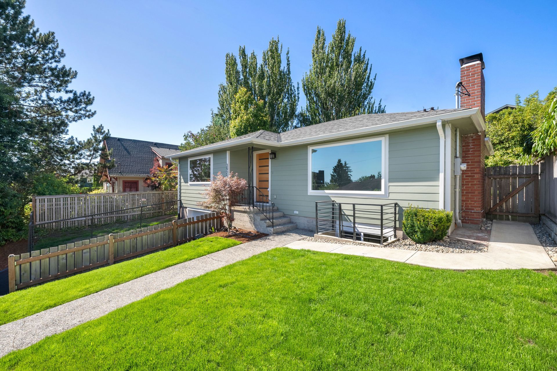 3926 SW Southern St, Seattle exterior