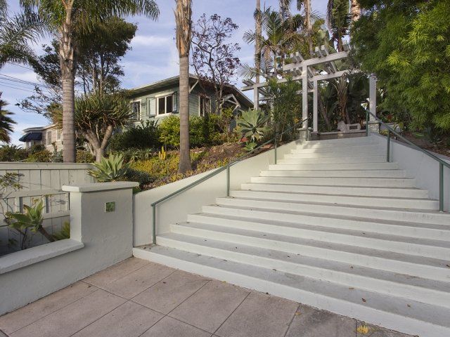 Ivanhoe Cottage stairs