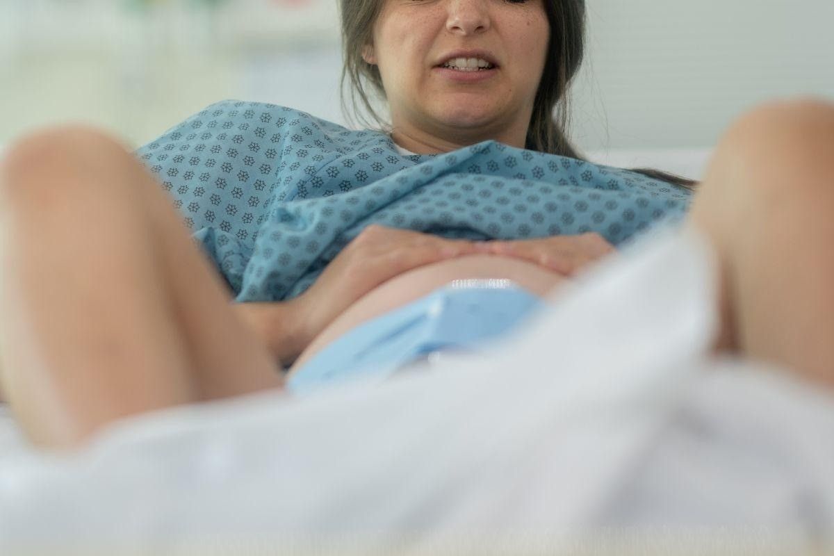 Parto normal e incontinência fecal: por que acontece e quais são as opções de tratamento