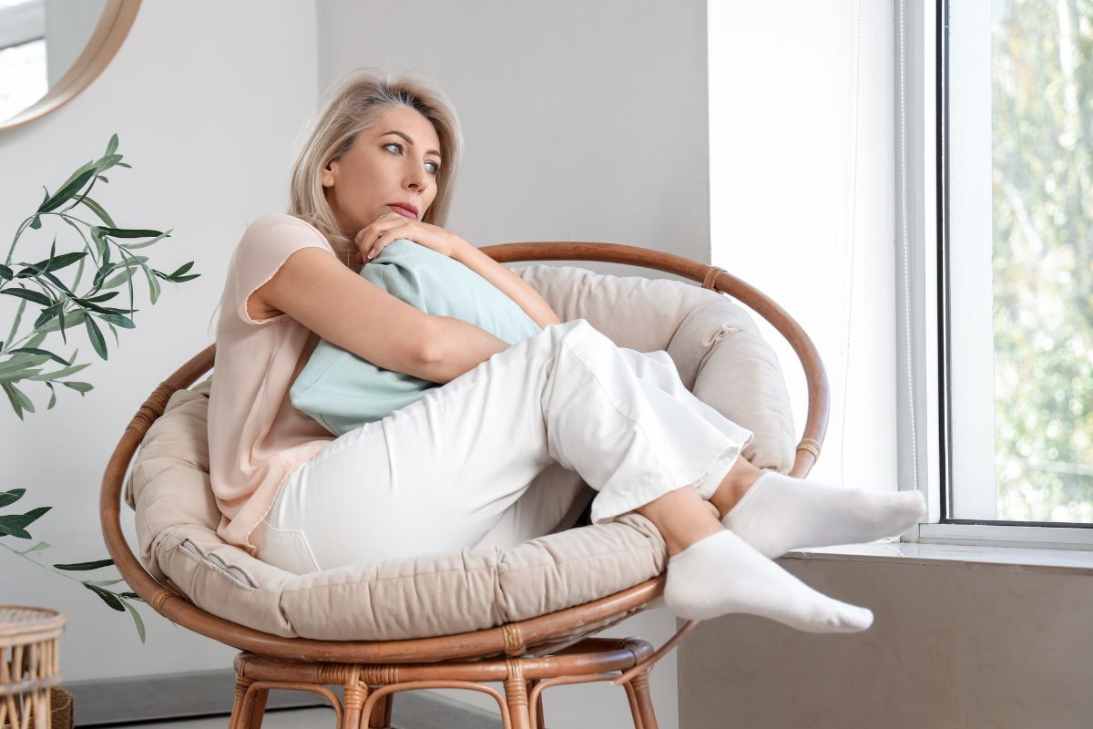 Secura vaginal na menopausa: causas e terapias modernas