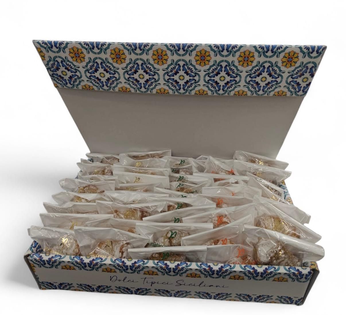 Scatola di caramelle incartate, decorata con motivi floreali blu e gialli, apribile per mostrare il contenuto.