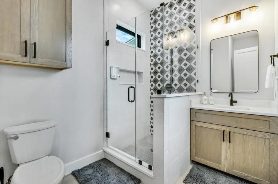 Modern bathroom in new home built by Innovo Residential in Corpus Christi