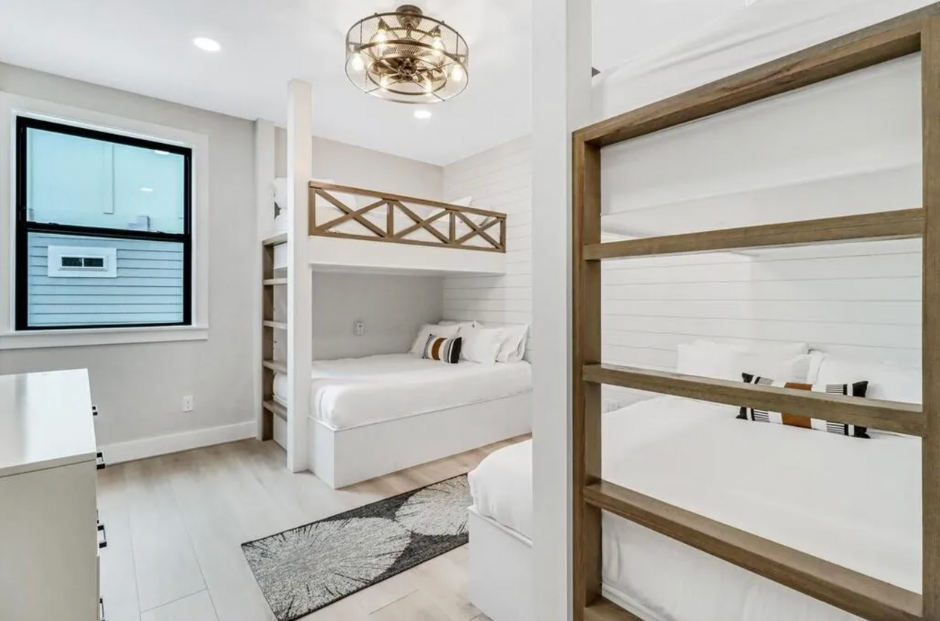 Built-in bunk beds in Port Aransas home by Innovo Residential