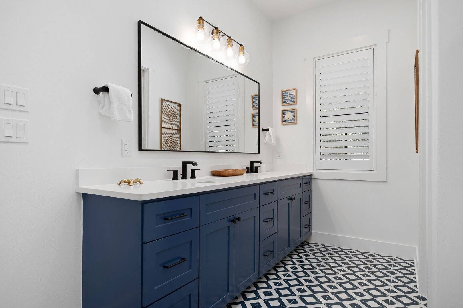 Corpus Christi coastal bathroom remodel and new build homes