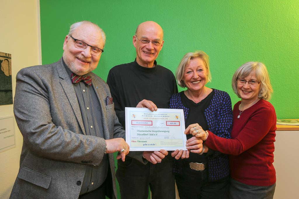 2017 ging die erste Spende von 425 Euro an die Ökumenische Hospizbewegung Düsseldorf-Süd für ihre ehrenamtliche Arbeit fürt Menschen mit lebensverkürzenden Erkrankungen. Bild: Seibel