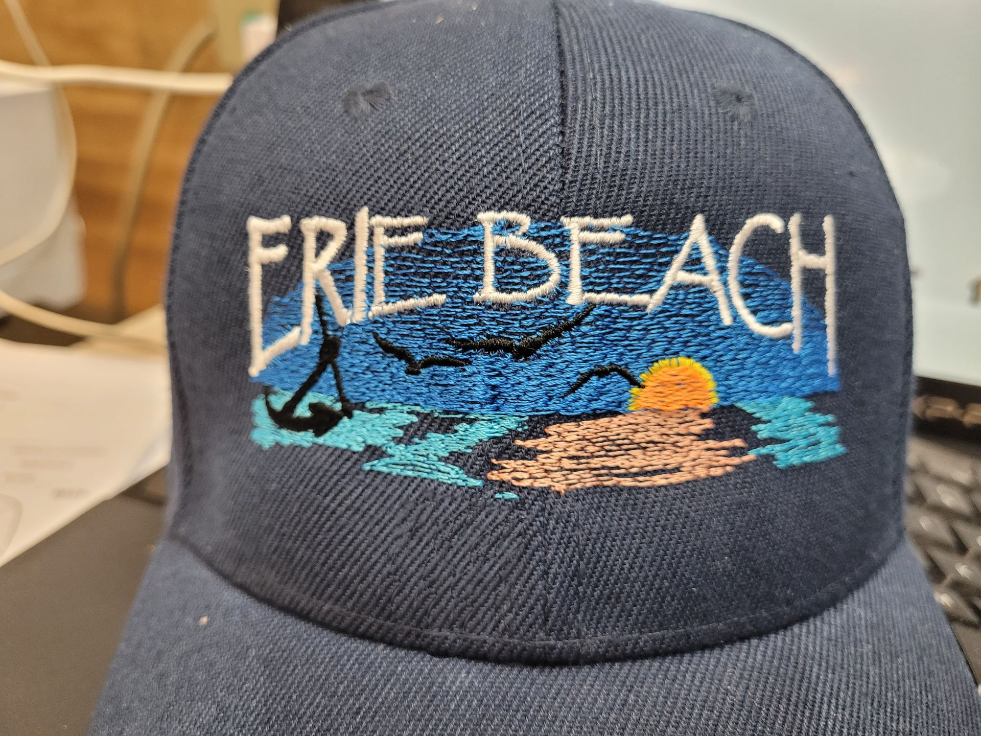 Navy blue cap with embroidered 