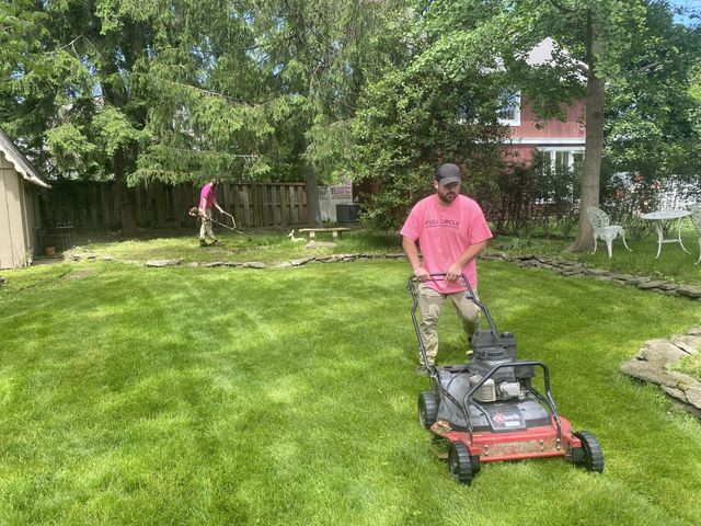 Cutting grass with the 1958 Jacobsen Estate 24” reel mower. Blades are  sharp!! Ouch 