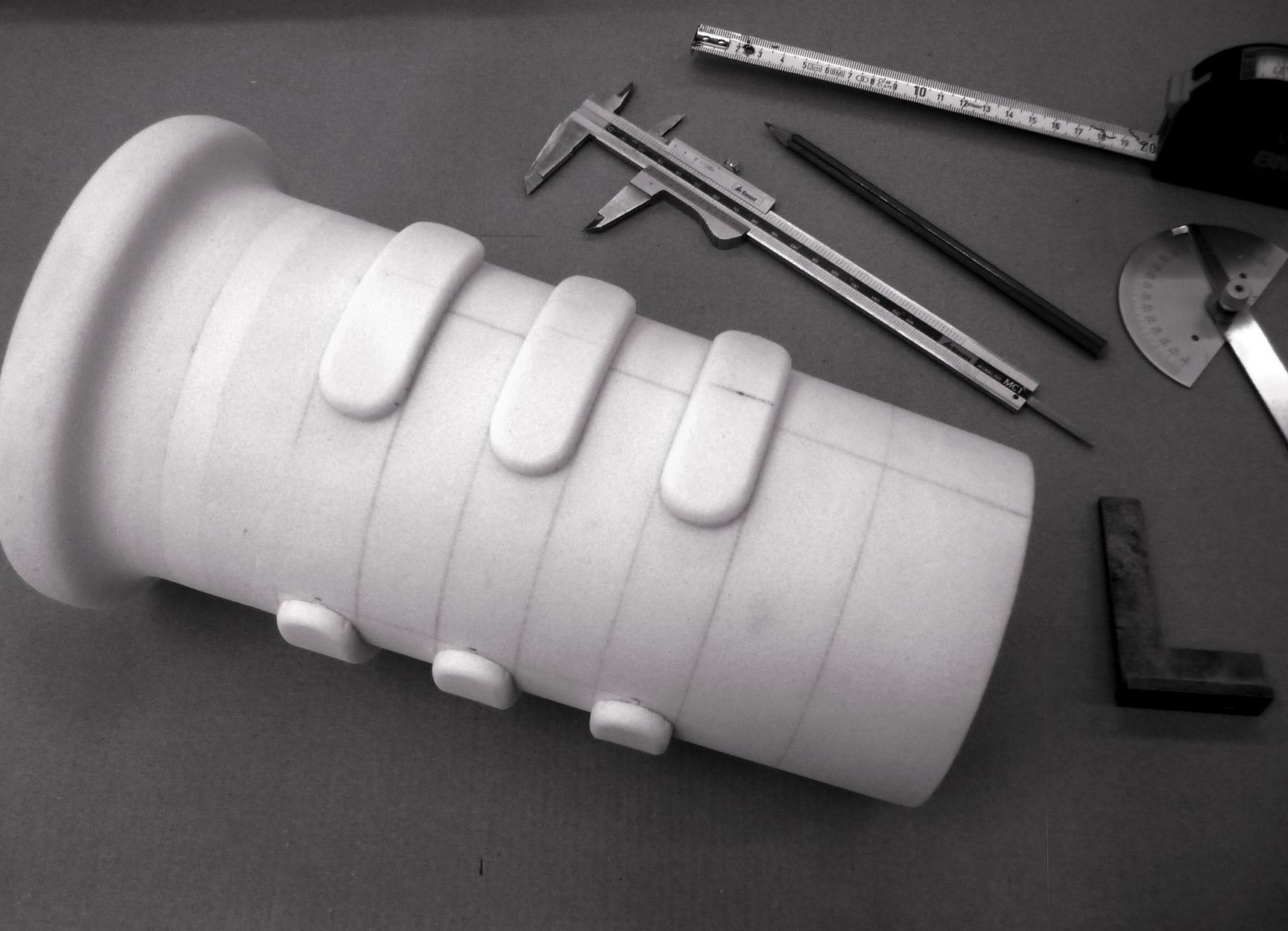 Hauseigener Formenbau mit Modellen durch Tiefziehwerkzeugen erstellt