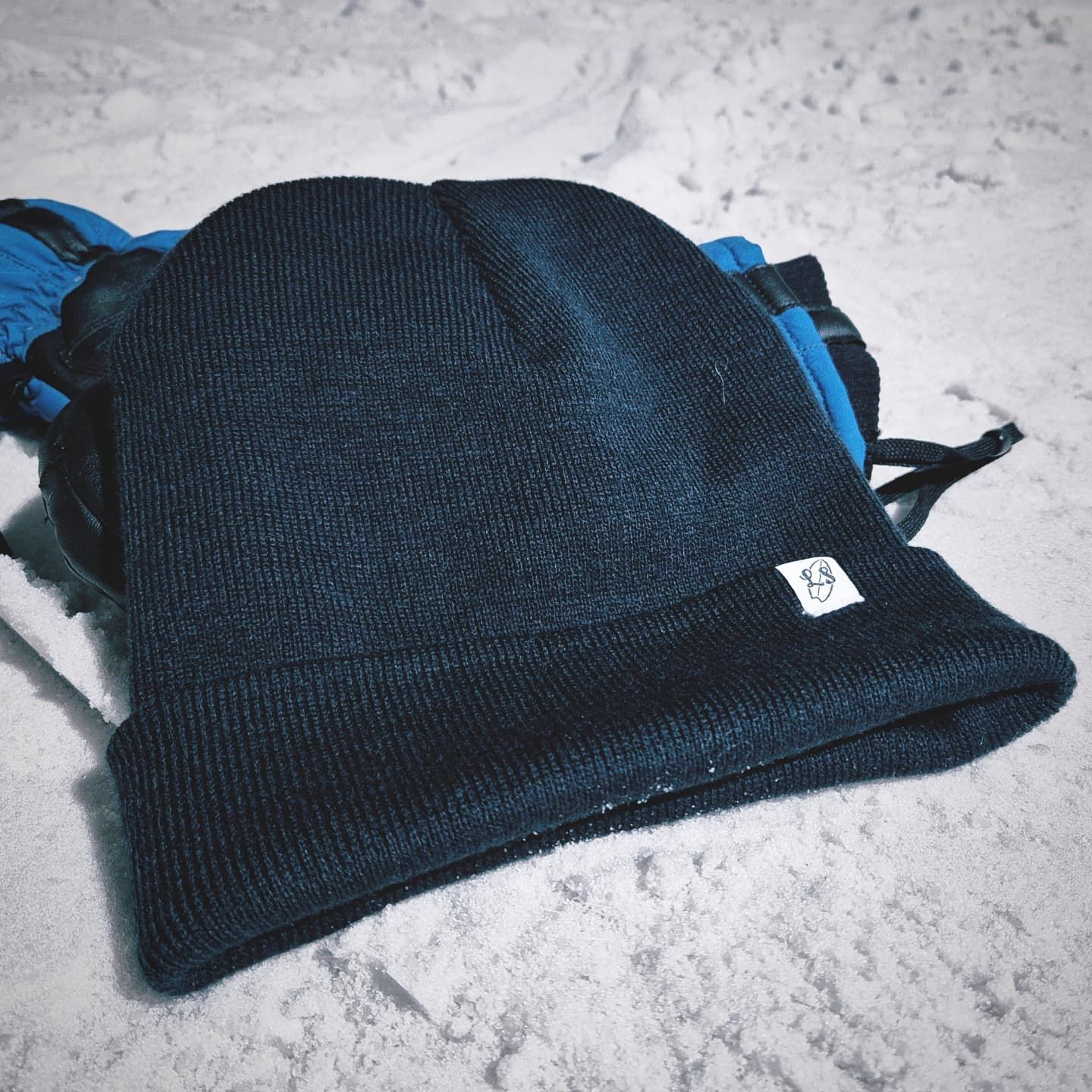 BEANIE IN SNEEW