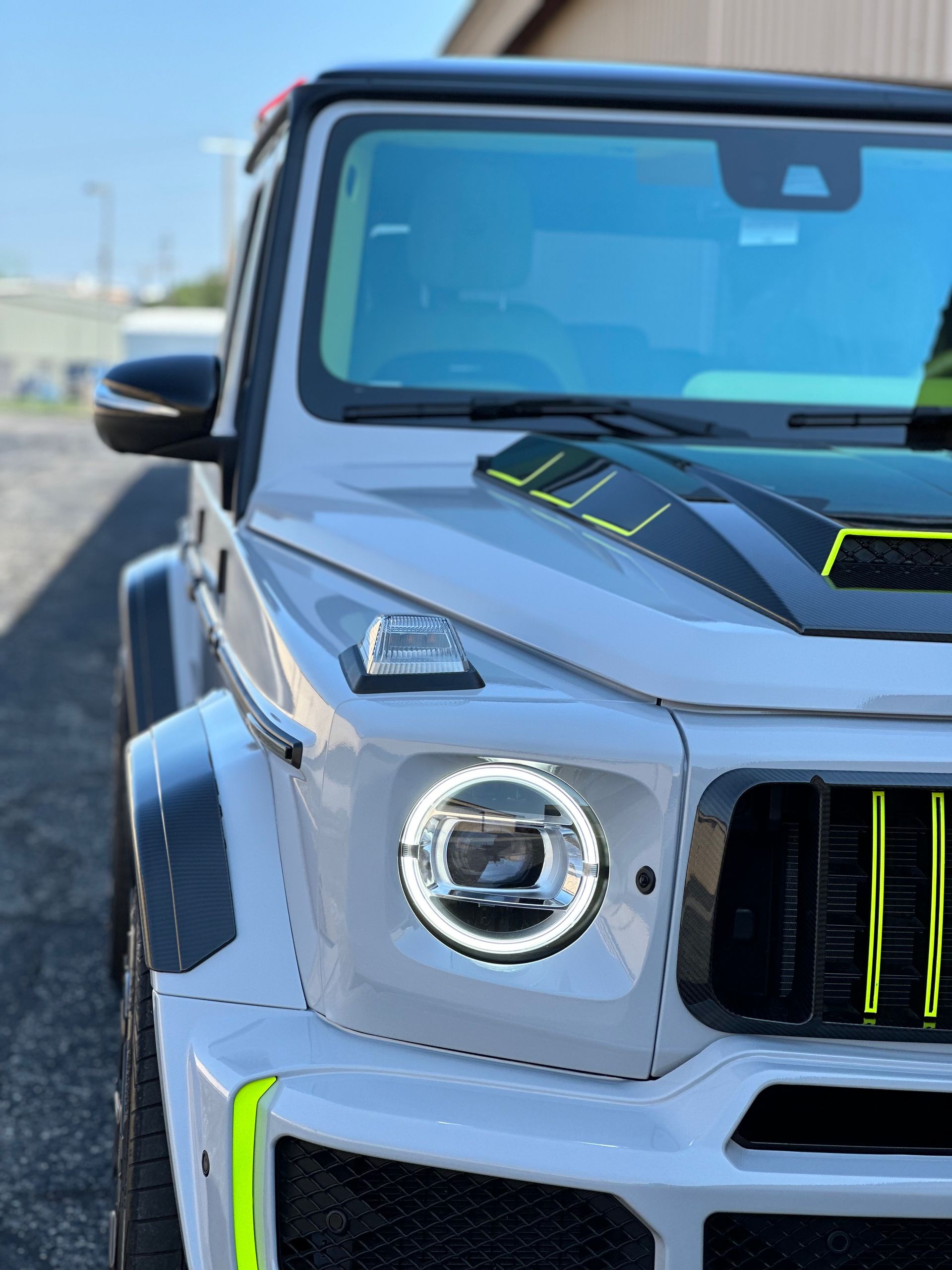 white jeep car