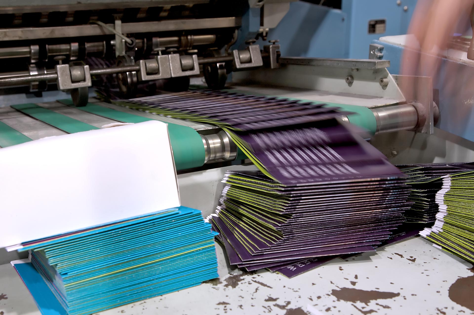 Folding Machine in Motion | Mount Druitt, Nsw | Terry’s Mt Druitt Printing Service