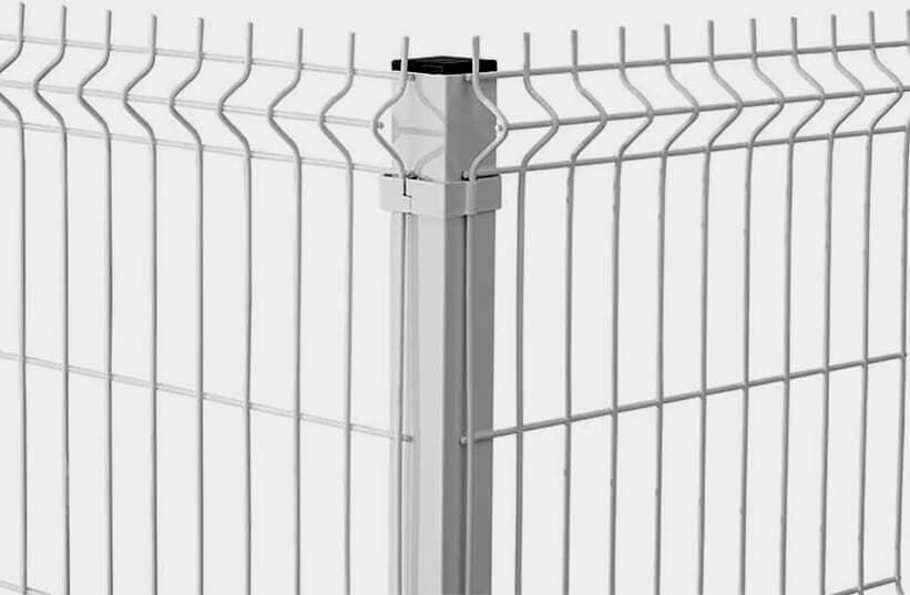 Una valla de alambre blanco con un poste negro sobre fondo blanco.