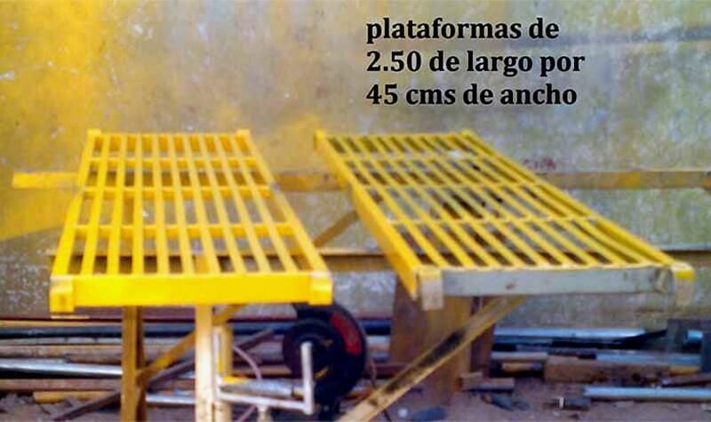 Una foto de una plataforma amarilla que dice 2.50 de largo por 45 cms de ancho