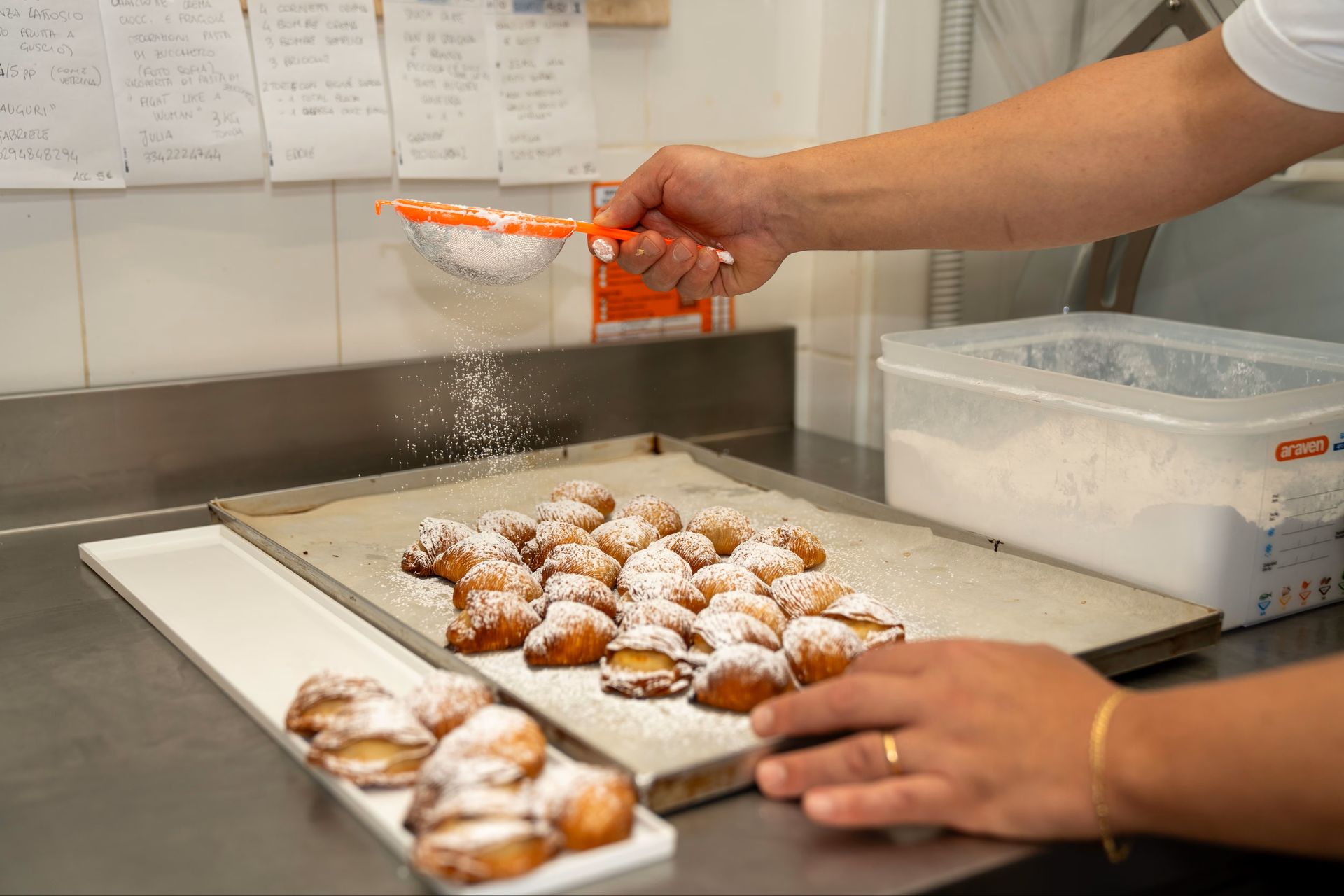 Sfogliatelle in preparazione
