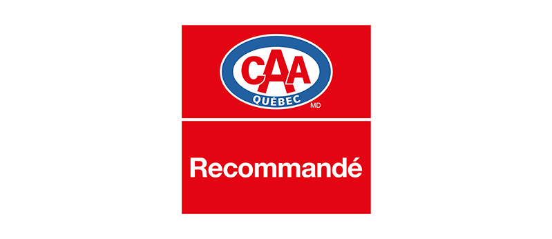 Logo CAA Québec avec inscription « Recommandé ». Fond rouge, texte blanc et design ovale aux détails bleus et rouges.