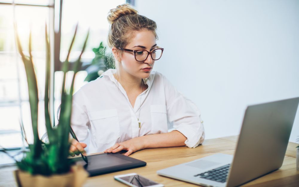 How Your Law Firm Can Do Great Graphics Using Online Software