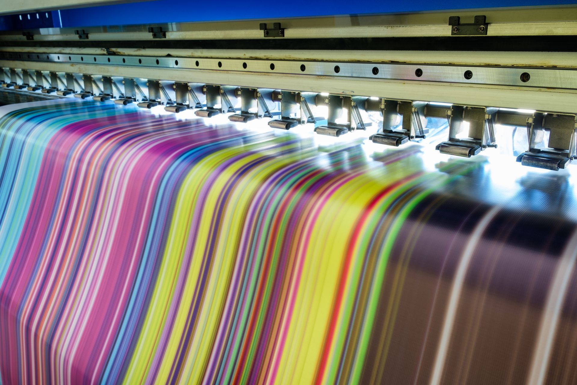 Large inkjet printer working in multicolour CMYK on vinyl banner | Digital Printing | Sydney