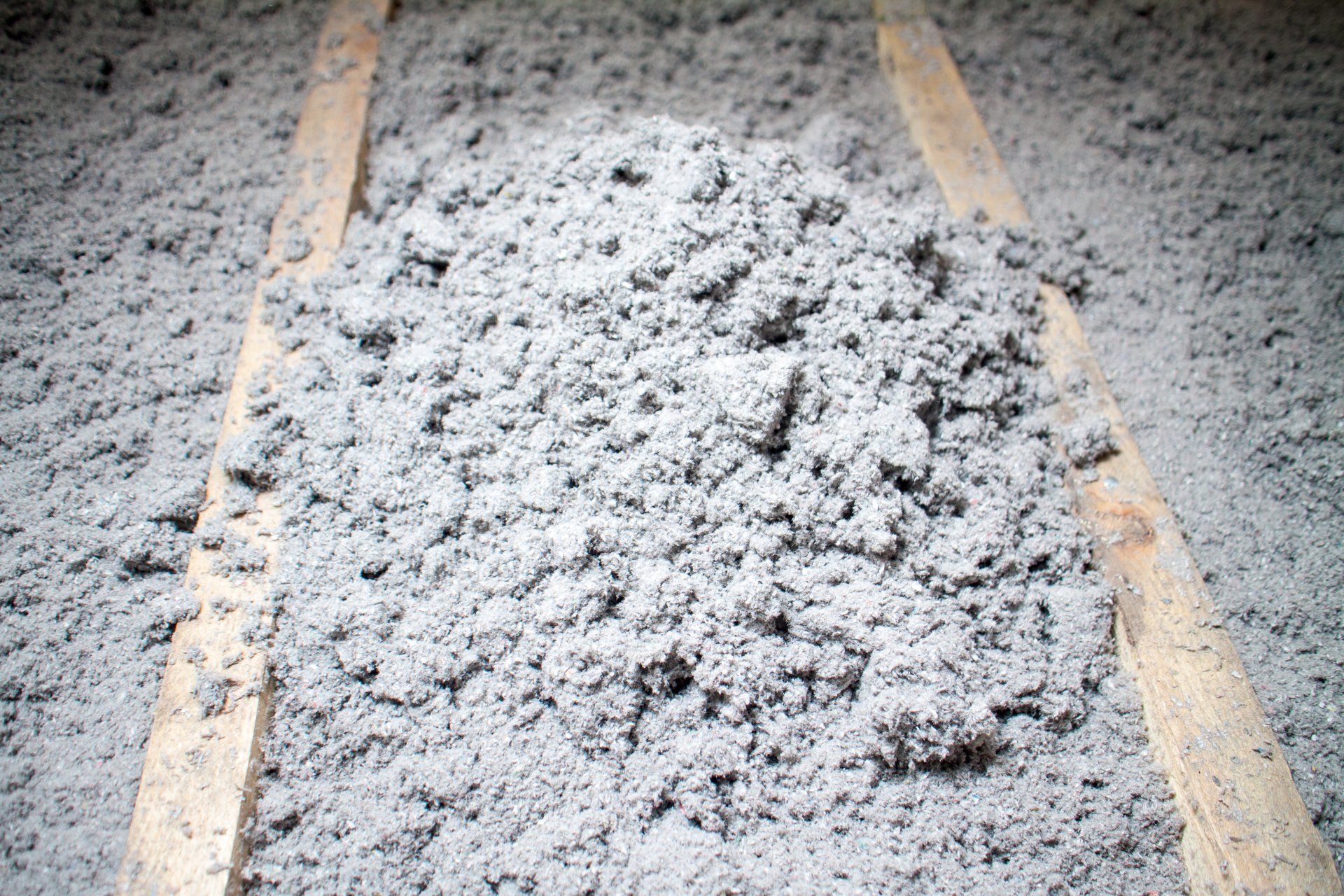 Cellulose Insulation Calculator: Bags Needed Guide
