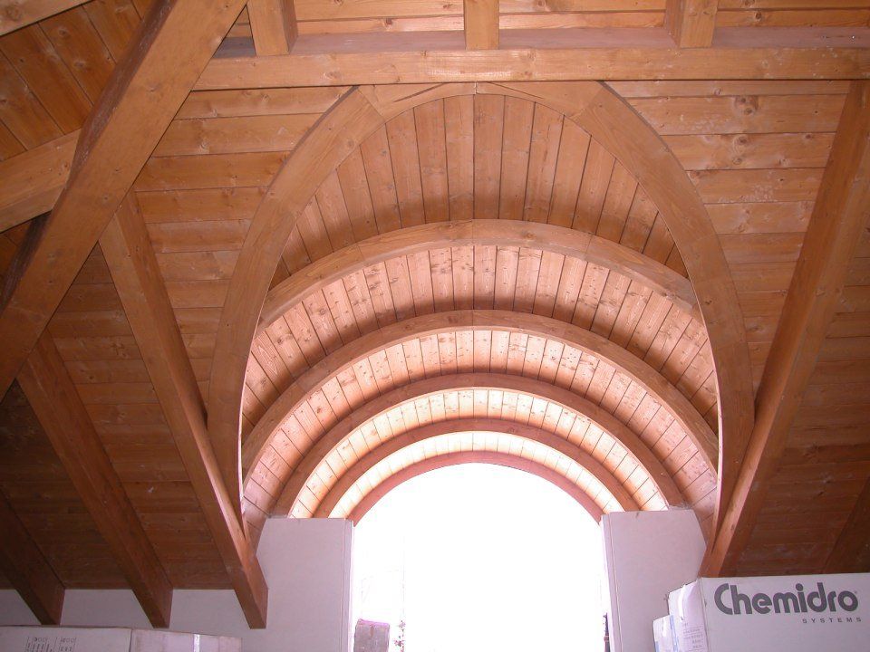 copertura in legno con archi