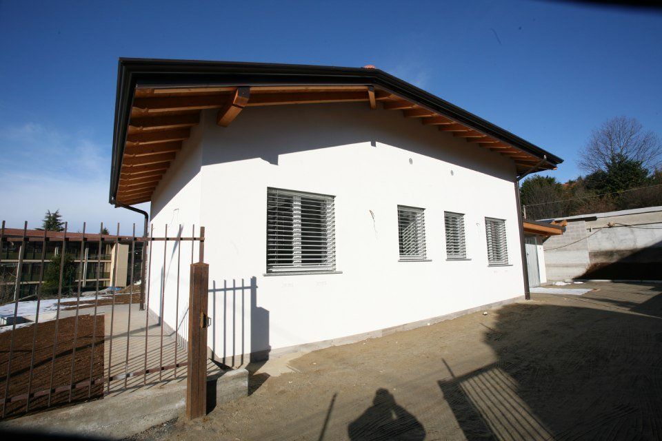 esterni abitazione con copertura in legno