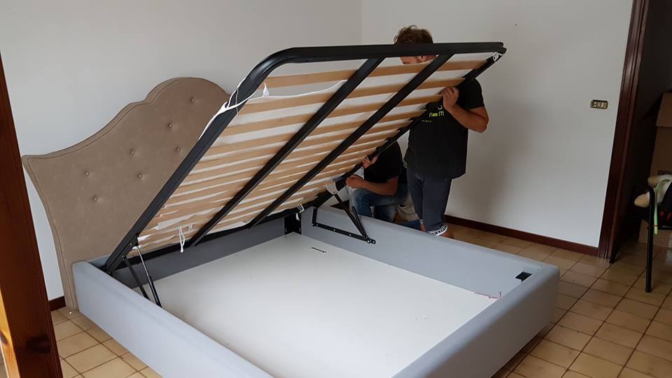 Montaggio di un letto