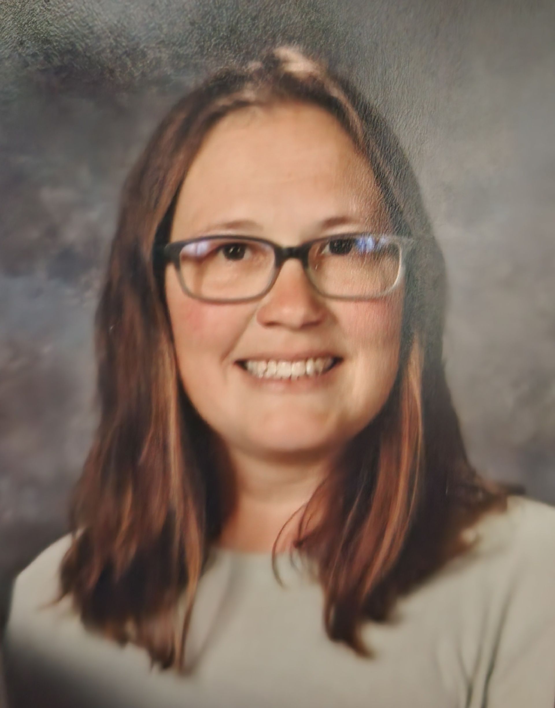 Tara is a friendly and reliable
volunteer who enjoys being
part of the local community.
She’s served the board for over
10 years! and loves spending
time outdoors, traveling
whenever she can and
cheering on a good game of
soccer. She values family time
and heling out wherever she’s
needed to support the club
and the kids!