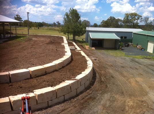 curved tier retaining wall