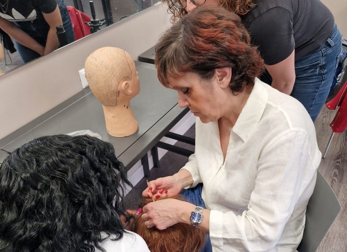 parrucca femminile lunga, colore biondo miele