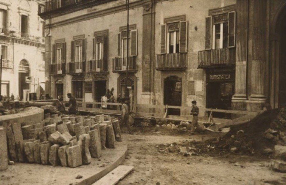 Foto antica del negozio di numismatica GMA di Napoli