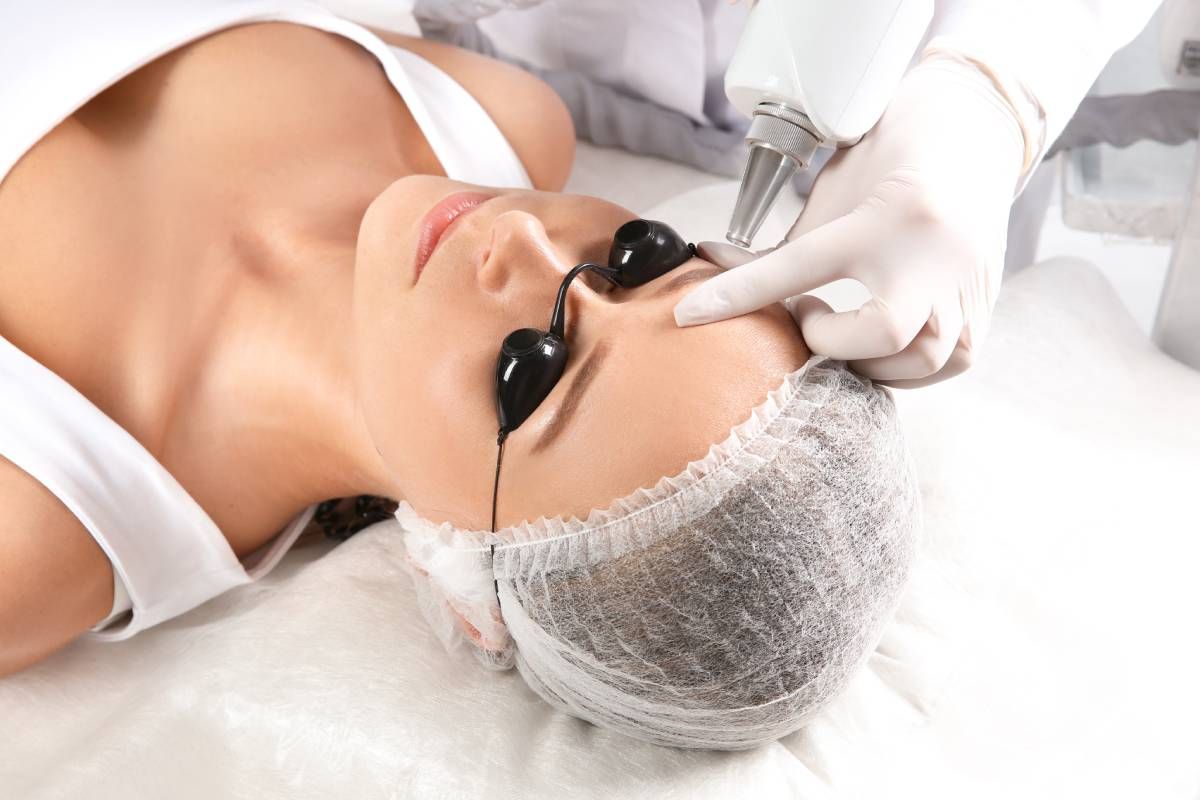 Some receiving a microblading laser removal treatment at Lexington Tattoo Removal near Lexington, Kentucky (KY)