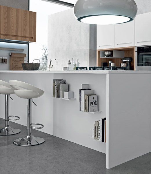 bancone bianca di una cucina moderna con lampadina e arredamento-MOOD