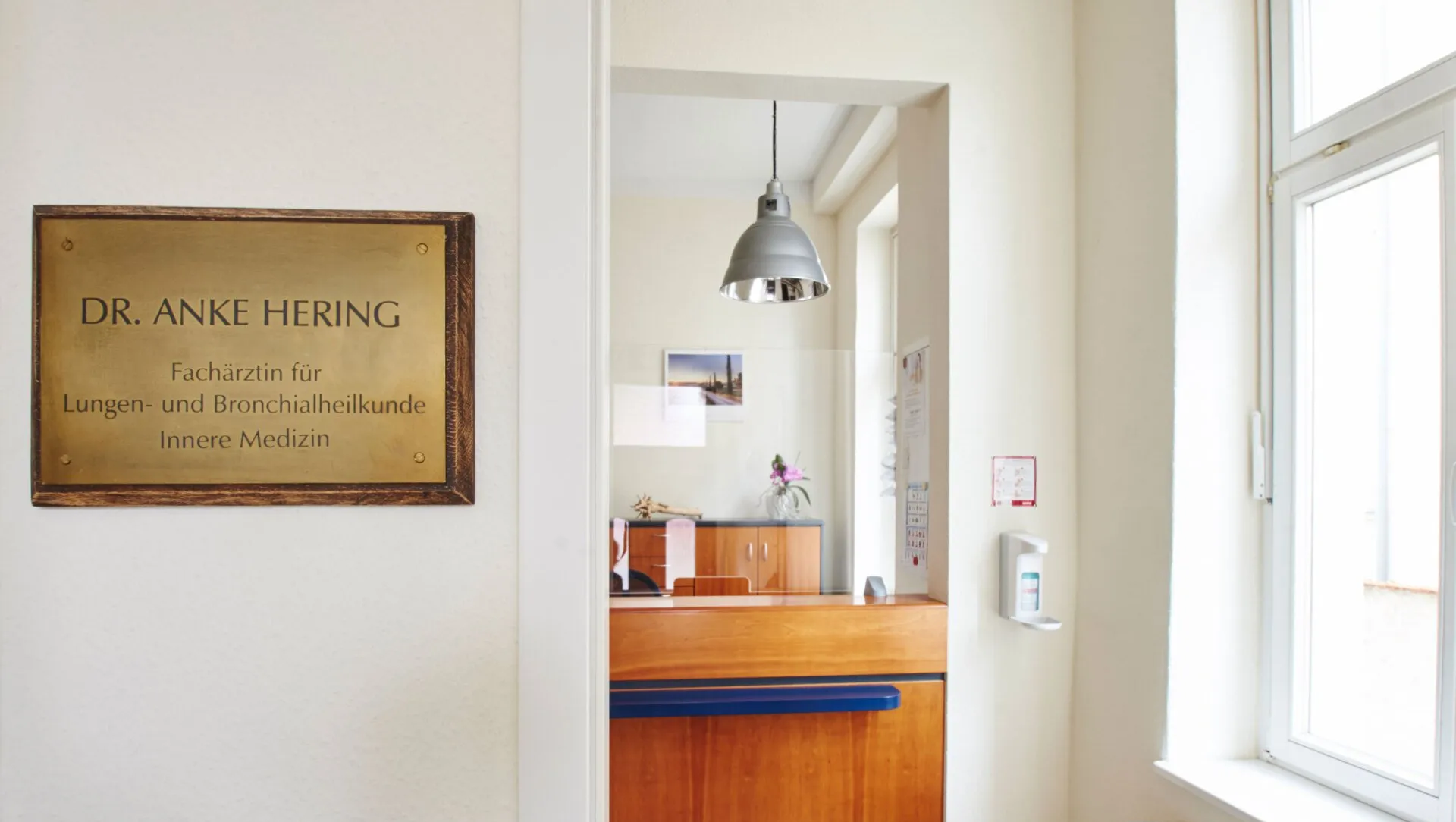 Praxiseingang Dr. med. Hering