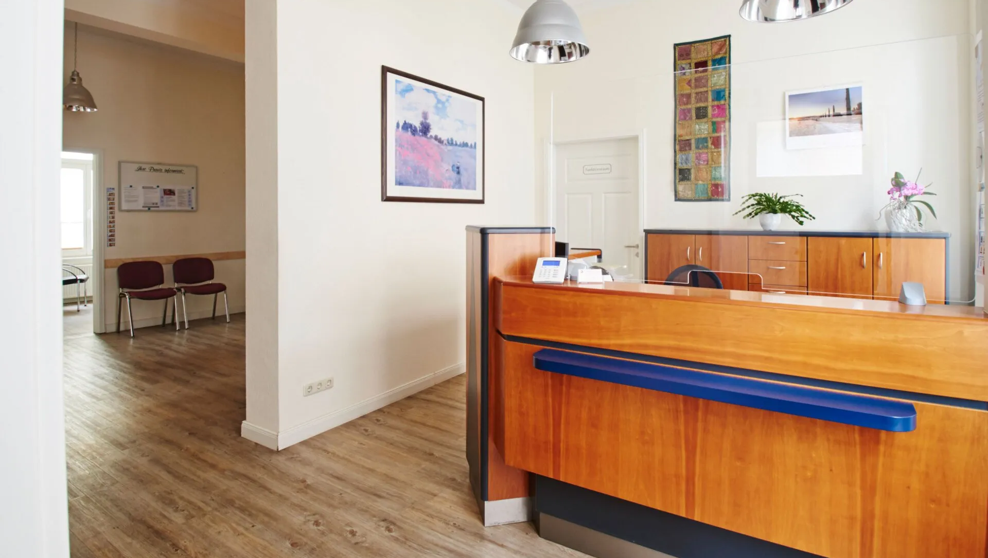 Thresenbereich der Praxis aus Sicht des Besuchers