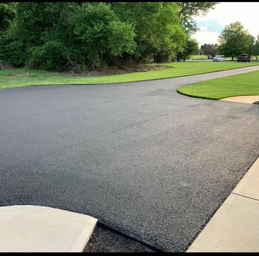 Why and When Do I Need to Sealcoat?