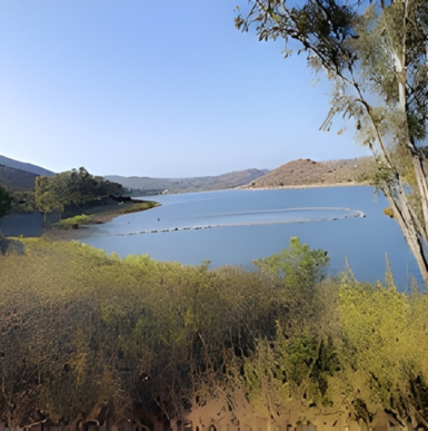 Rocky gorge and calm water views at Del Dios Gorge near Lake Hodges