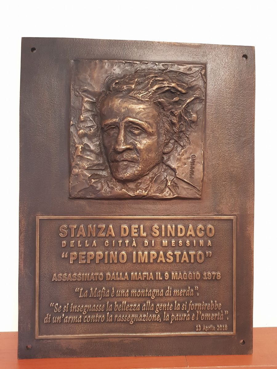 targa commemorativa per arredo urbano