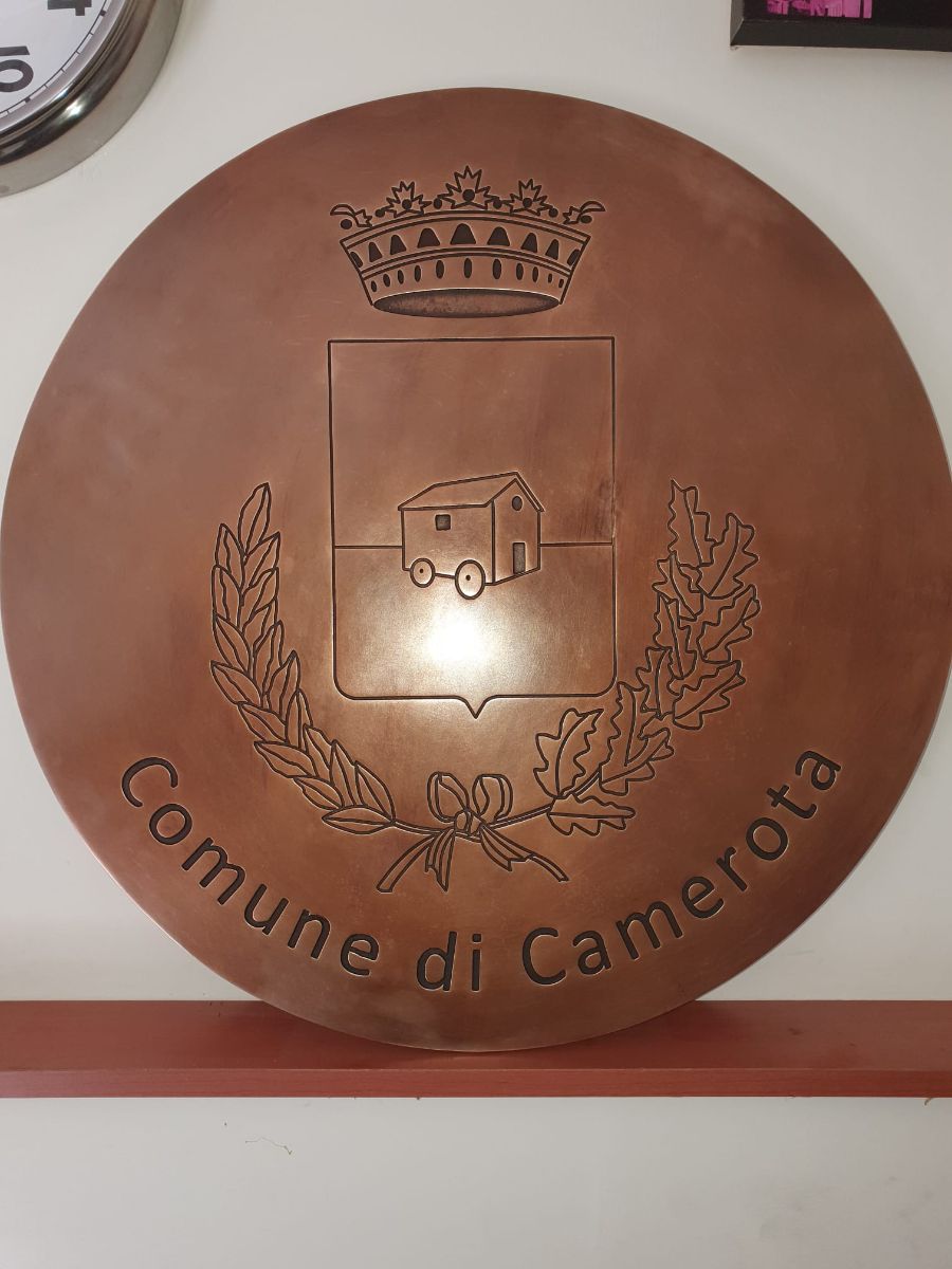 oggetto in metallo per enti pubblici