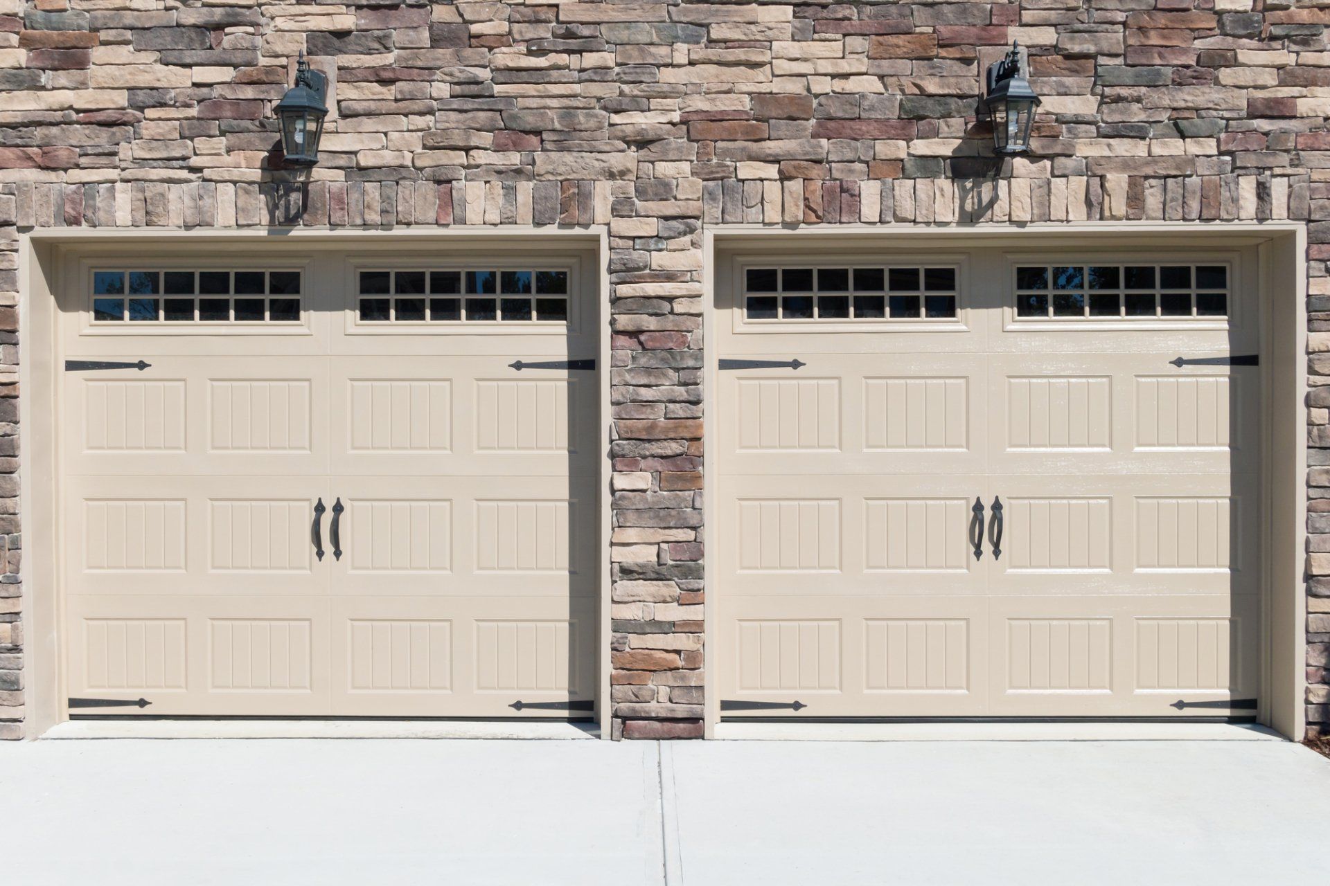 Residential Garage Doors in Mustang, OK | A Plus Door and Gate Services LLC