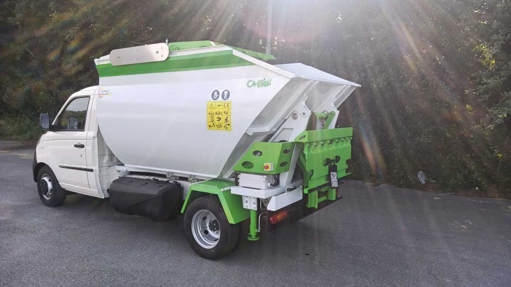 camioncino per il recupero immondizia