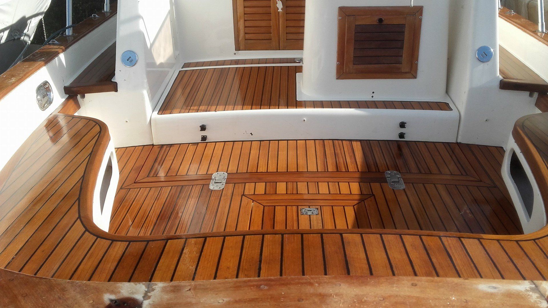 lavoro di carpenteria nautica in sede