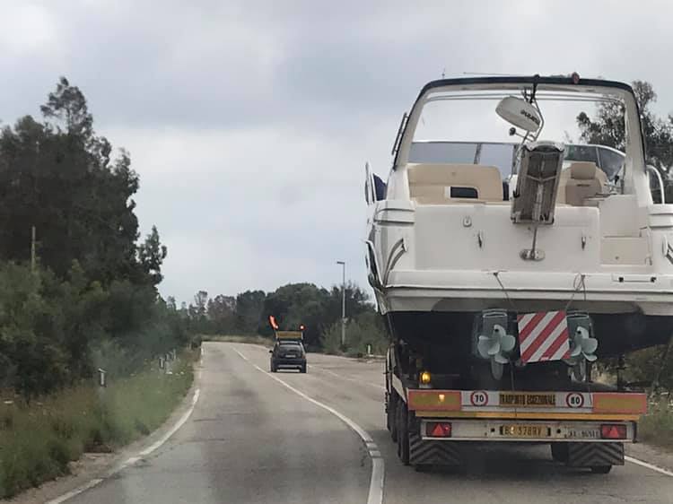 trasporto su gomma di una barca