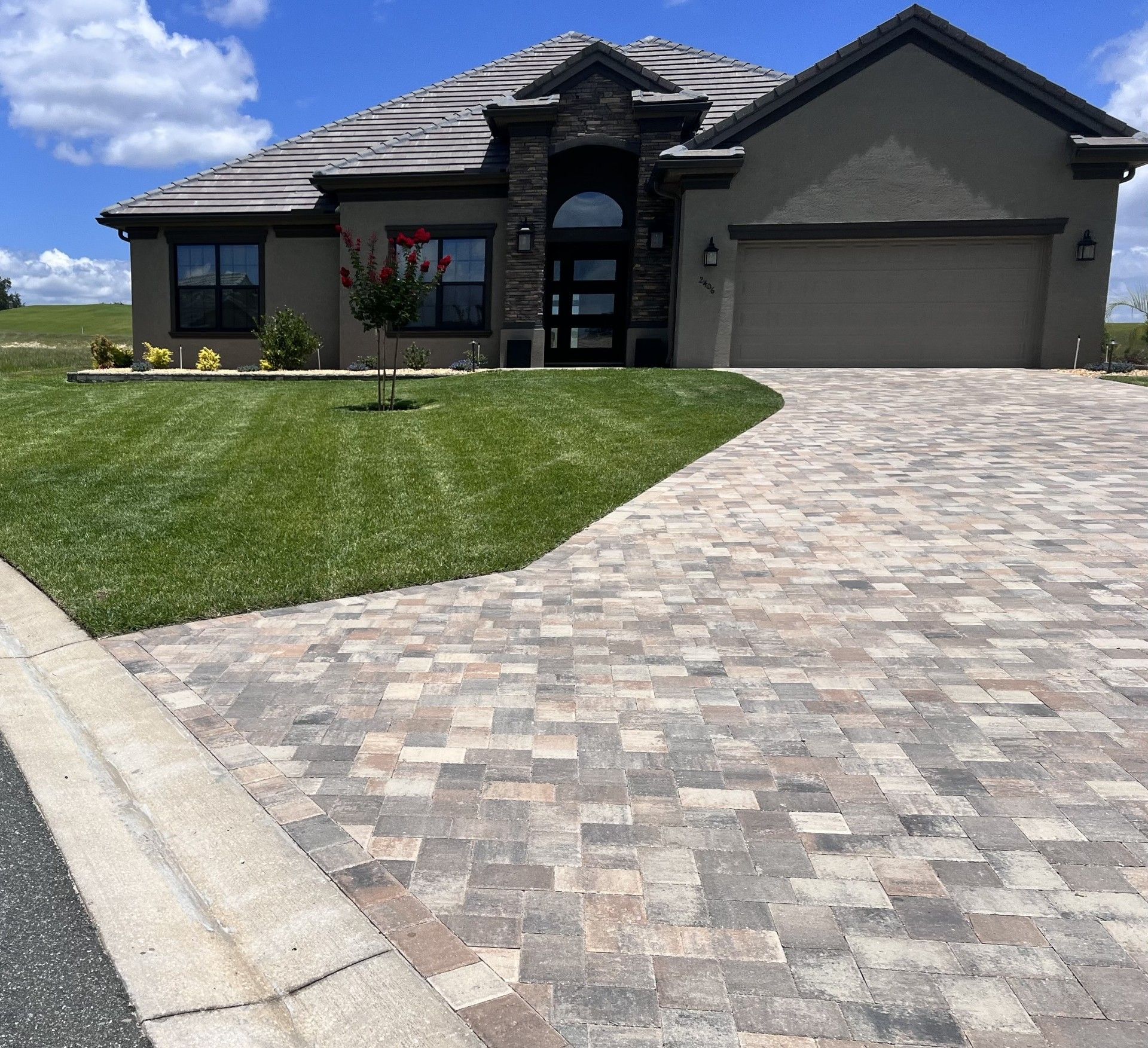 Laying Turf - Lecanto, FL - Luxe Landscapes